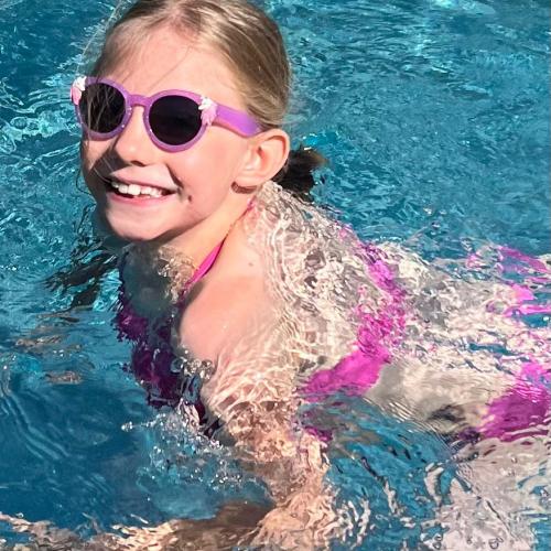 Schwimmen im Freibad Häselgehr