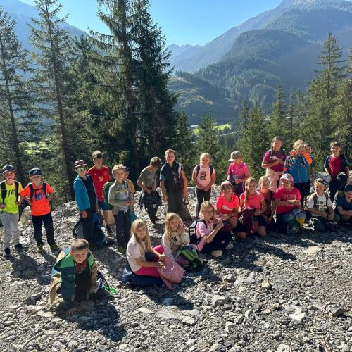 Wandern Kennenlernen Brücken bauen
