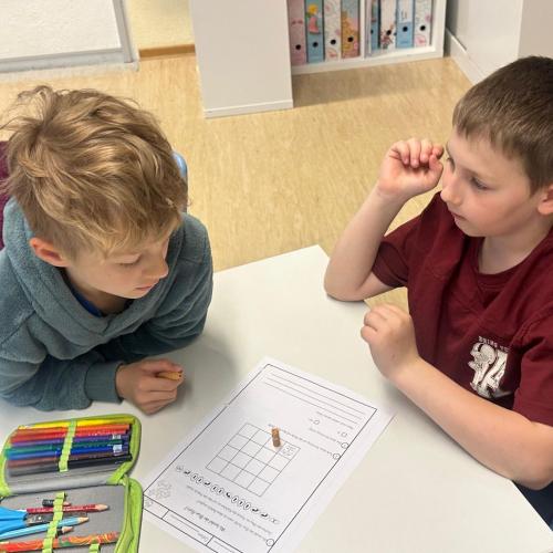 Coding mit Bee-Bots