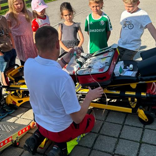  Rotes Kreuz meets School