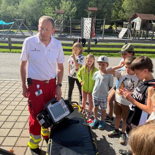  Rotes Kreuz meets School