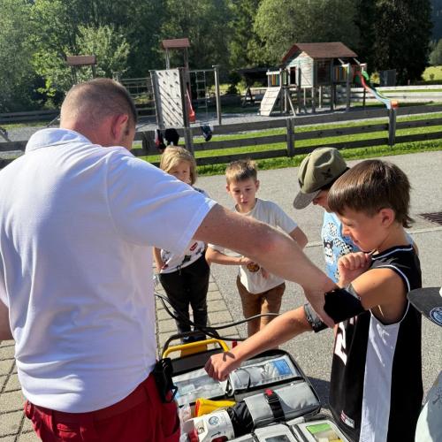  Rotes Kreuz meets School