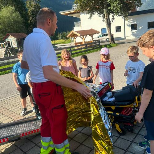  Rotes Kreuz meets School
