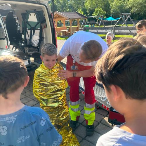  Rotes Kreuz meets School