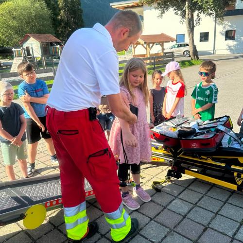  Rotes Kreuz meets School